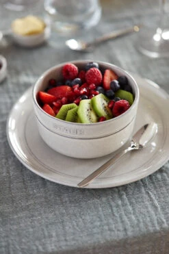 Staub New White Truffle Bord -Keukenware Verkoop 502908 01 3 EnvironmentImage b3ba4bbd52