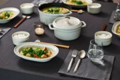 Staub New White Truffle Schotel Ovaal -Keukenware Verkoop 502912 01 3 EnvironmentImage ee9b2ed1b4