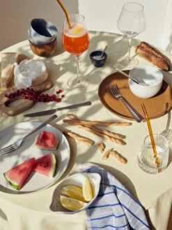 Broste Copenhagen Eli Bord Ø26 Cm 10 Broste Copenhagen Eli Bord Ø26 Cm -Keukenware Verkoop 577046 01 41 EnvironmentImage 4446b226b4